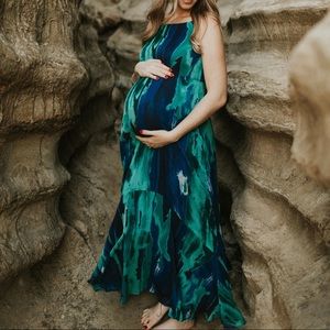 A Pea in the Pod Maternity Maxi